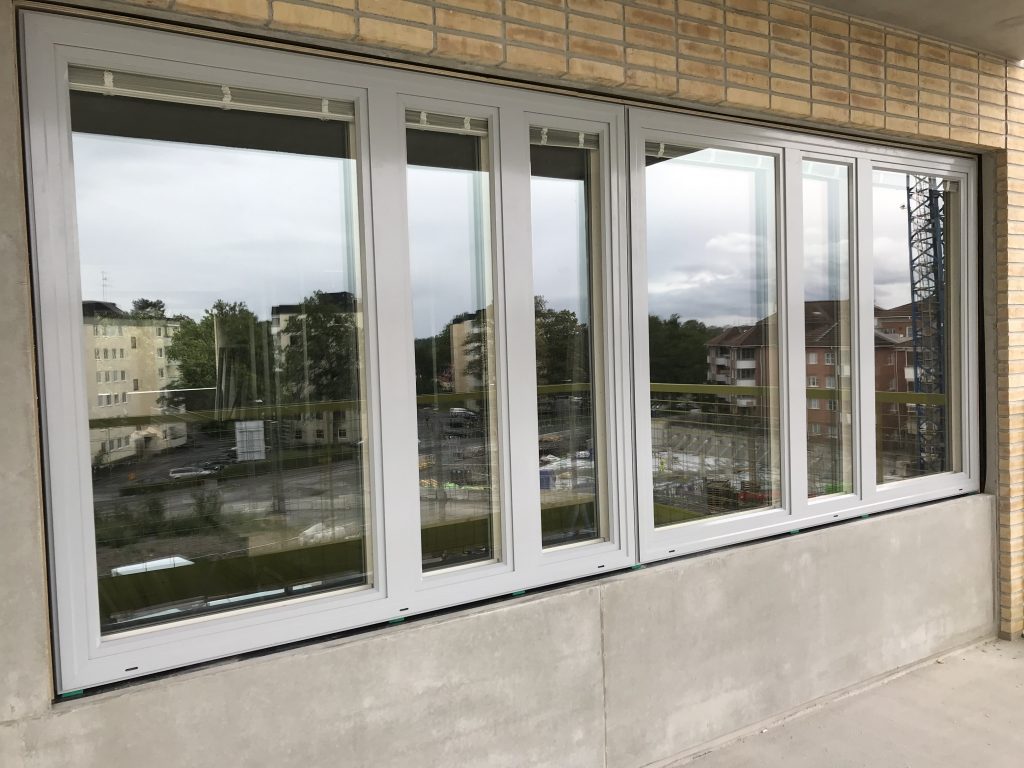 Montering av fönster i Stockholm.